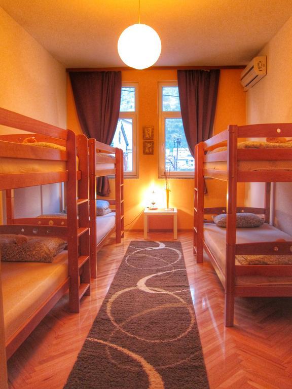 Hostel Taso'S House Мостар Экстерьер фото